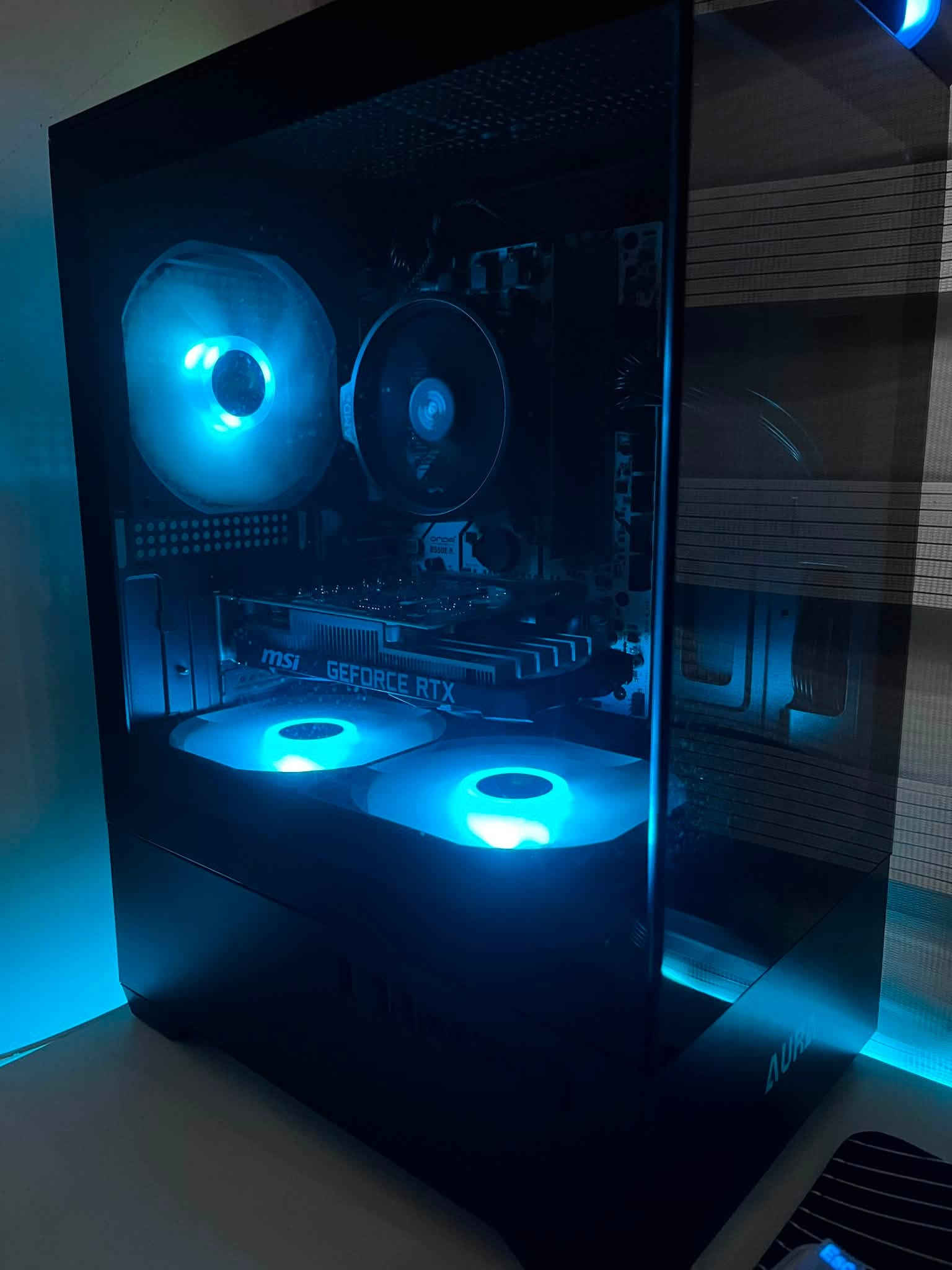 رايزن ٥ ٥٥٠٠X • RTX 3050 • m.2 ٥١٢