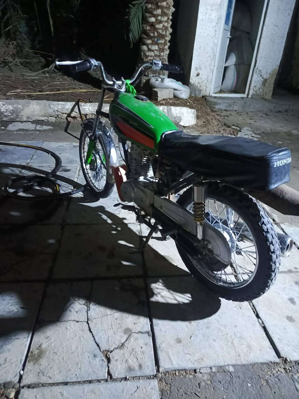 دراجه للبيع كلك  المكان مشخاب ناحيه القادسيه السعر  275 وبيه مجال   ***********
