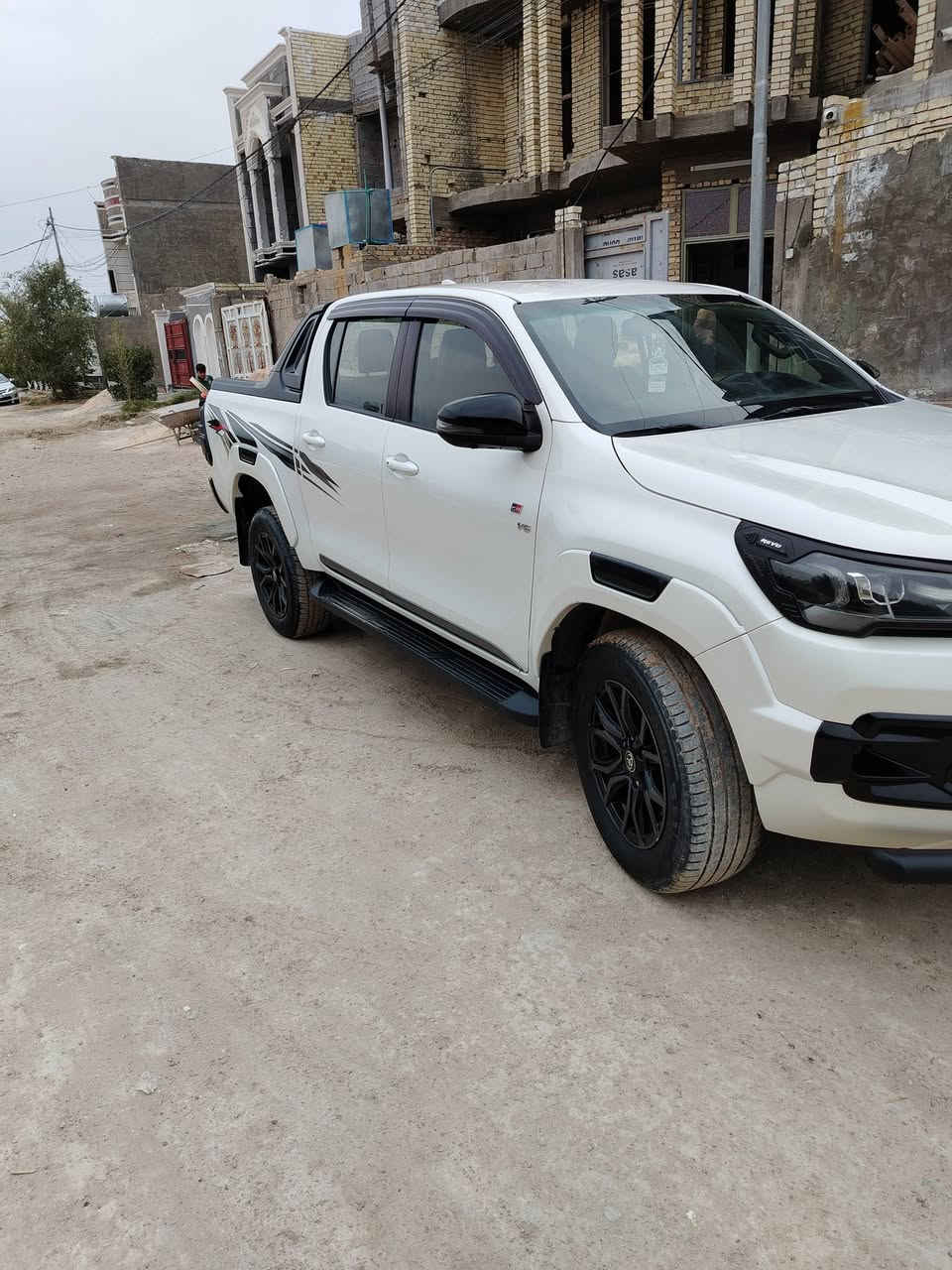 ٦ سلندر • ٢٠٢٢ • ماشي ١٩٠