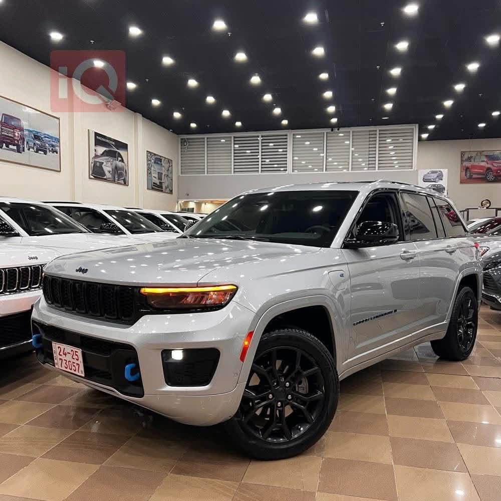 سلام عليكم جيب لمتد (هايبرد+شحن) بيع فقط 🪬
JEEP
GRAND CHEROKEE
LIMITED 
2023
4Xe

المواصفات معروفة لمتد 👑///
• محرك V4 سعة 2.0 لتر
•هايبرد كهرباء  بنزين
• عداد 52 ألف ميل قابل للزيادة
• دفع رباعي 4×4
• بانوراما
• 5 ركاب 
• لون سلفر
من أبرز المواصفات:
• قيادة ذاتية مع الرادار
•مانع تصادم أمامي وخلفي 
• رؤية ليلية 
• تحذير النقطةالعمياء والخروج عن المسار 
• شاشة رئيسية 10.1 إنج مع شاشة للراكب 
 شاشة عدادات 12 إنج 
• نظام صوت McIntosh بـ19 سماعة 
• كاميرات محيطية مع بخاخات تنظيف • بصمة الأبواب • •تشغيل عن بعد 
• فتح كهربائي للصندوق مع حركة القدم
• مقاعد جلد طبيعي مع تبريد وتدفئة ومساج 
• تدفئة للمقاعد الخلفية 
• إنارة داخلية متعددة الألوان 
• شاحن لاسلكي 
• ويلات 21 إنج.

ضرر /// سيارة كلين بدون صبغ بدون ضرر 
كما موضح بالصور ✅

السعر /// 340 ورقة 💵

مكان سيارة - كركوك🌇

📞 ***********
