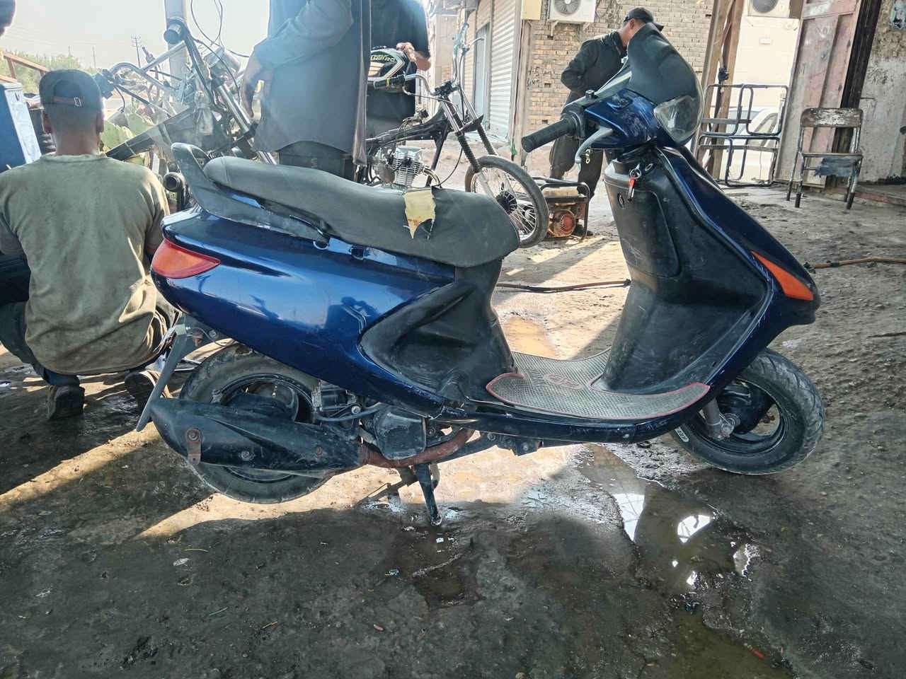 سلام عليكم دراجه فراشه نضيفه كلشي شغال بيه نكره تشتغل بس بيه كرنك عطلت وعفته مكاني الديوانيه حي الفرات سعره 250 بيه مجال *********** @
