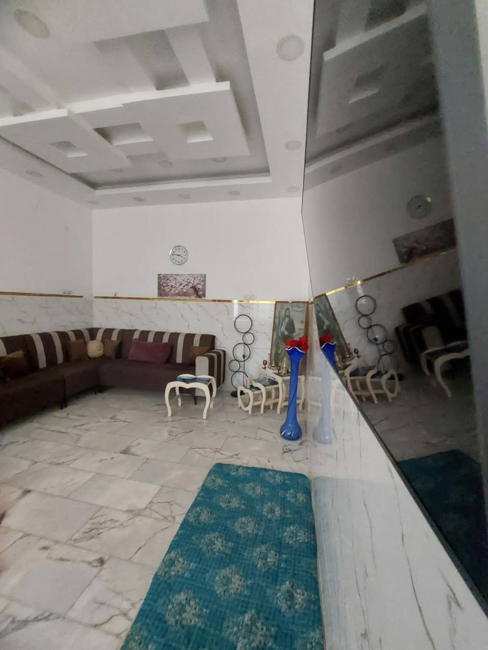 🏡 دار للبيع – طابو صرف (تحويل مباشر)
📍 الموقع: شارع 80 قرب مدينة الألعاب أرض بابل خلف التجاري مباشرة.

📐 المساحة: 201 م²

مواصفات الدار:

 ● 3 غرف نوم

 ● صالة واسعة

 ● كلدور

 ● مطبخ حار وبارد

📞 للاستفسار:�الاتصال أو التواصل عبر واتساب على الرقم:�***********
سعره 225 قابل للتفاوض
