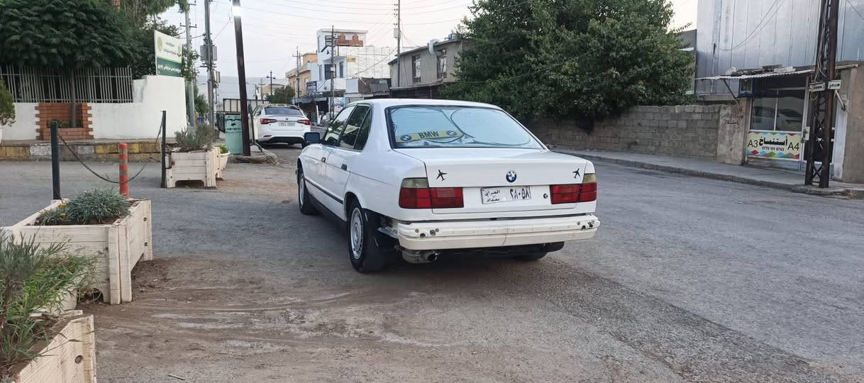 بی ئێم مۆدێل ١٩٩٣ ئاڕم پلاستیک هەولێر گێڕ ئۆتۆماتیک مەکینە سەقەڕ قفڵ مەرکەزی جام کارەبا لایت زینۆن ئاڕمو ئەوەلیاتو موسو بڕاوەو گێڕو مەکینەو سەرفو بوخارو تەقەو ڕەقە کامل بەشەرت تازە کامل پێشم داگرتووە ڕۆنی تازە گۆڕاوە نرخی خوار هەموو بازاڕ 32 گەڵاو مەجالێ کەم شوێن سلێمانی ئاسیا***********کۆڕەک واتسئاپ ڤایبەر *********** سەیارەکە بیانوو بڕە 🤍 السليمانية, العراق
