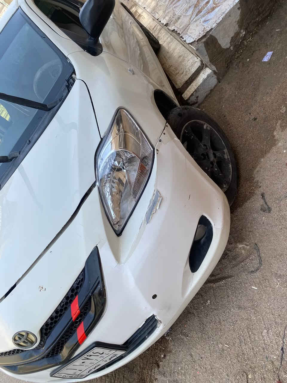 كورلا يارس. ياباني رقم بصره  ٢٠٠٧ خليجي مكينه ١٦٠٠ 
ضربه بالباب  خفيفه 
وخياسات قليله بالباب  
ومسمكرينهه تحتاج فقط صبغ. تايرات جدد ياباني 
مكينه وكير شغالات سليمه تبريد شغال. سعر ٦٥
للاستفسار الاتصال ع رقم. ***********
