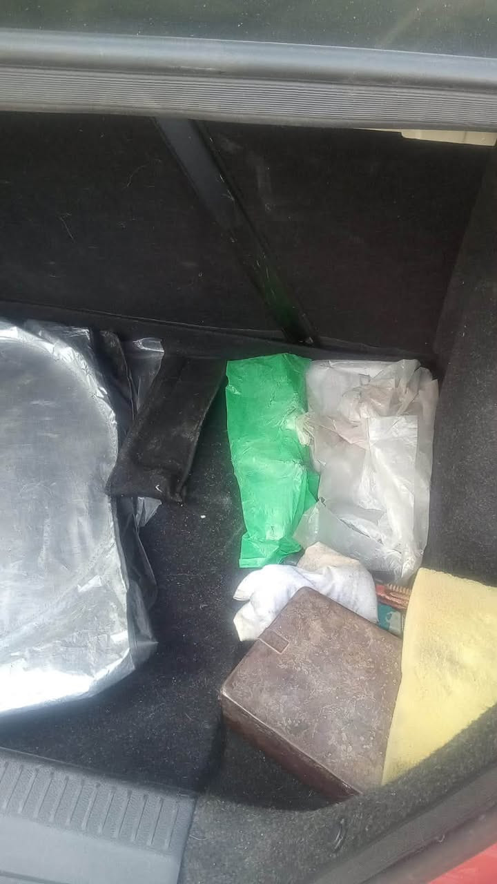 السلام عليكم اخواني الطيبي
سوزوكي دزاير ٢٤
ماشيه ٣٣ الف
كلين السياره بيها بس الطخه الي بلدعاميه ومكسورة جامة البكلايت الخلفي الايمن
السياره وضع الشركه
السياره بصمه 
ومواصفاتها المعروفه

التواصل على الرقم او واتساب 
***********

