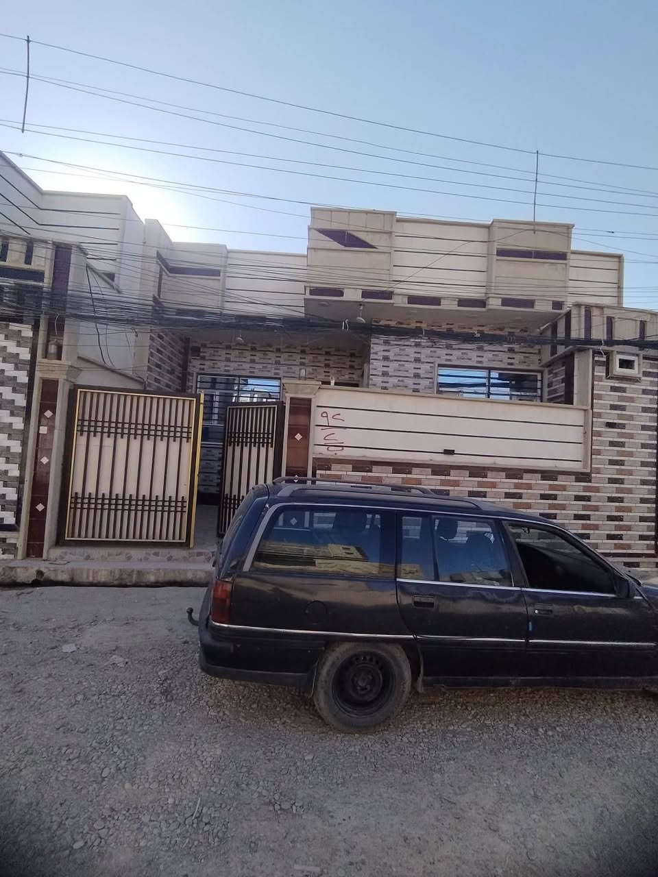 وعليكم السلام
🏡 *عقار للبيع - القوسيات، حي الإيمان خلف معمل غاز التوفيق*

- *المساحة*: 165 متر
- *التسليم*: فوري
- *الخدمات*: كامل الخدمات
- *للاستفسار*: على رقم 
***********(واتساب)
