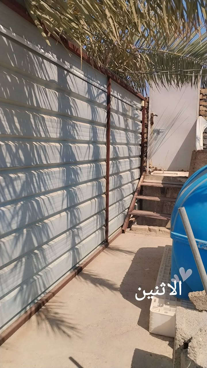 درج حديد شغل حداد مضبوط مو جاهز شلون مچان
مستعجلة عالبيع 
الي يريد يخابر هذا الرقم ***********

نص مكتوب في الصور:
- الاثنين
- الاثنين 1:05 م
