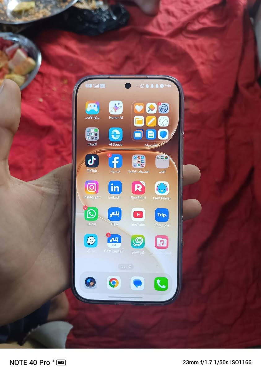 السلام عليكم هونر 600 5G جهاز جديد صار 3 ايام مفتوح من الكارتونه بسيط  جديد ذاكره 256 عشوائيه 12 سعر الجهاز 650 وبي مجال بسيط *********** تواصل واتساب او اتصال

نص مكتوب في الصور:
- NOTE 40 Pro + 5G
- 23mm f/1.7 1/50s ISO547
- NOTE 40 Pro + 5G 23mm f/1.7 1/33s ISO1831
- 23mm f/1.7 1/33s ISO1757
- NOTE 40 Pro + 5G 23mm f/1.7 1/50s ISO1166