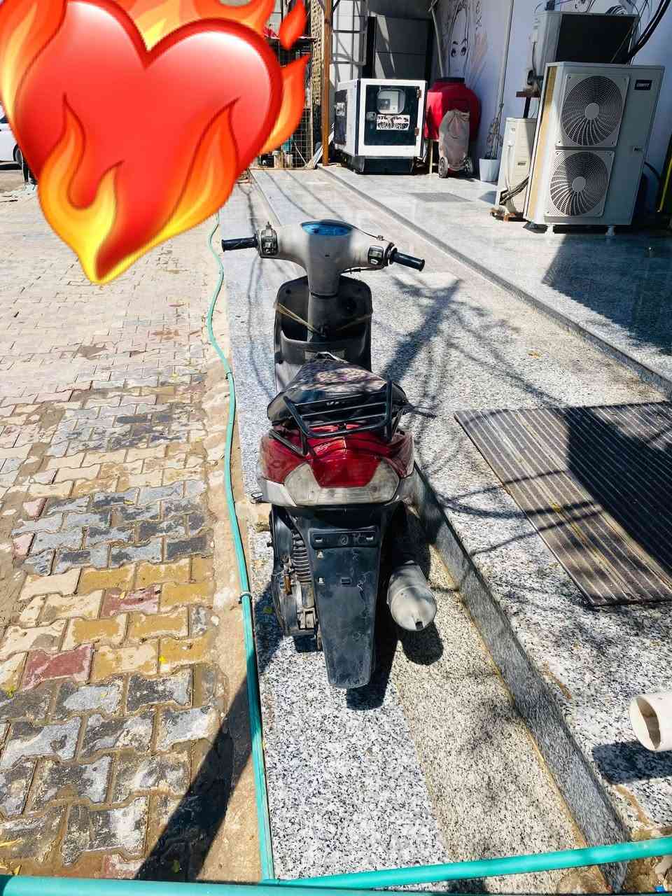 ماكس منغولي للبيع تشتغل سلف نكره وحده شلعه تخبل بيه عوزه قبق هندر  وسوي لايتات الأمامي من كهربائيات قطع  فقط عوزه ترتيب دراجه شويه رايده ٣٥٠  وبيه مجال وذاه عدك أربعه كير مراوس وانطي فرق عادي ***********واتساب
