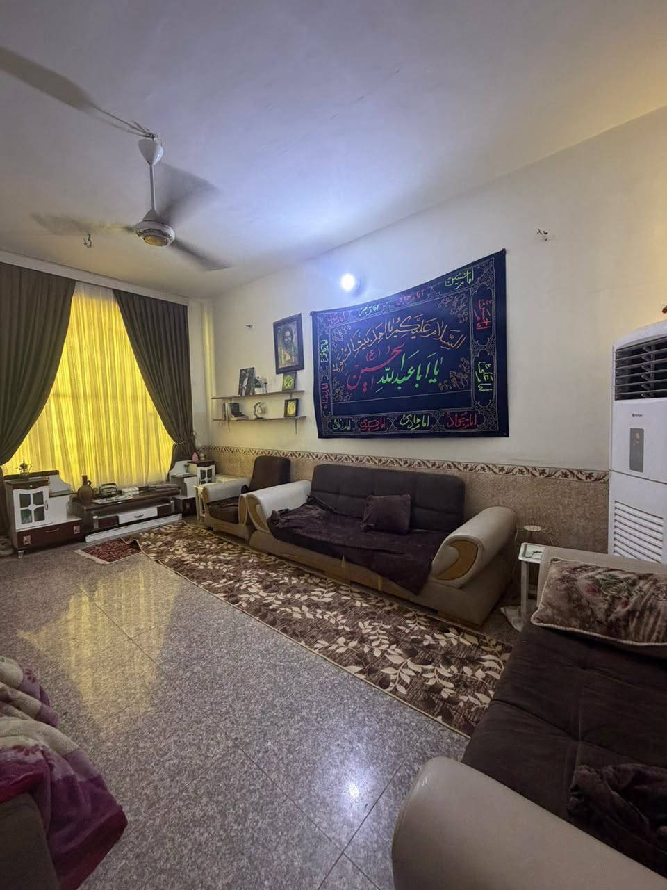 🌿 على بركة الله تعالى

___________________

🏡 دار للبيع طابو صرف

✅ الموقع الديوانية حي الزهراء خلف المعهد قرب شارع ٣٠ الصب شارع السيطرة القديمه

✅ المساحه ٢٠٠ متر

✅ يحتوي الدار غرف عدد ٢ وصاله واستقبال ومطبخ وصحيات داخلية وخارجيه ومناور وكراج كبير

✅ الدار مطلوب مبادرة ٧٦ مليون

✅ السعر سوي متابعه للصفحه و علق بالصلاة على محمد وآل محمد يجيك السعر خاص

☎️ للاستفسار ***********

🏤 مكتب ابو عبدالله الشمخاني للعقار

⬆️ عندك عقار تريد اتبيعه دزه خاص والباقي علينه
