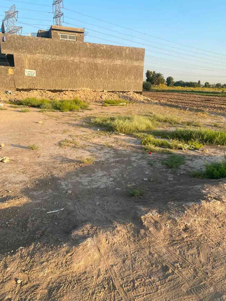 من ترخصت الادمن السلام عليكم قطع للبيع مساحة 250 مرت بابو زراعي واجهيه 10 ونزال 25  على طريق شريفة بنت الحسن ***********وهذا رقم اخوي اني مامتواجد ***********
