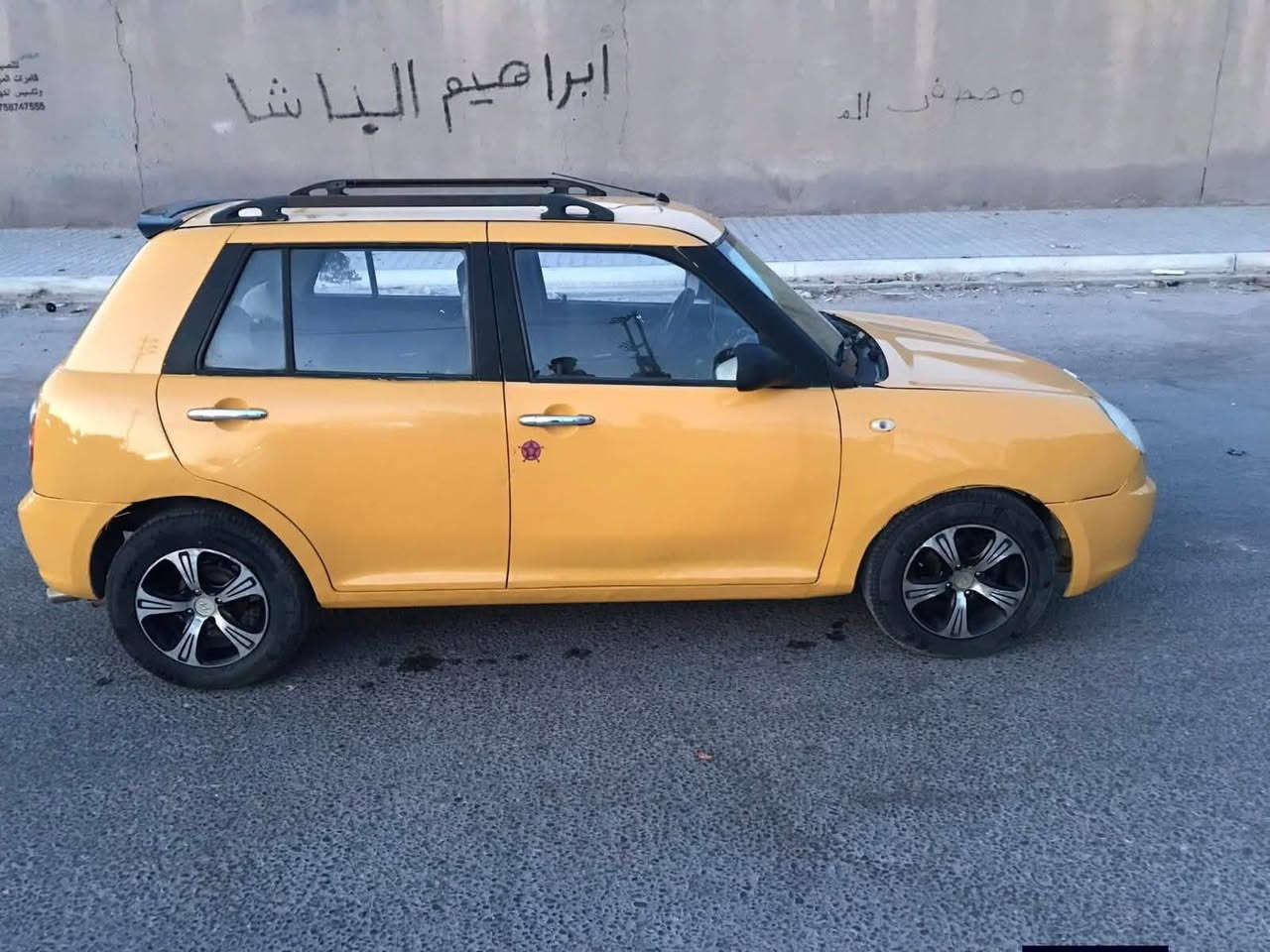 ليفان 320 موديل٢٠١٢ مكاني بصره مصبوغه حزام جماليه اثر  جراد بدون ضربه جاهزه سياره كير محرك بلادي كفاله نقص تبريد يرادله ربط السعر 20 الشراي يخابر ***********
