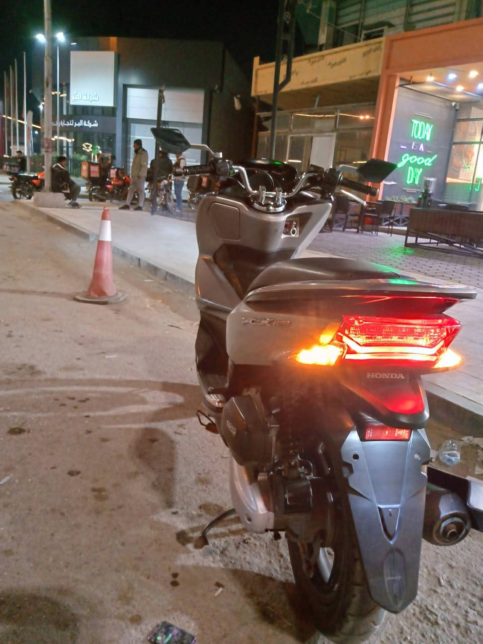 🔥 للبيع دراجة هوندا PCX الجيل الثاني 🔥
محرك 150cc وارد ياباني 🇯🇵
دراجة قوية جداً وناعمة بالسواقة ومناسبة للاستخدام اليومي واقتصادية بالبنزين.
المميزات: ✔ حساس الازدحام (إيقاف وتشغيل تلقائي)
✔ حساس أمان بالستاند
✔ الدراجة مكفولة
✔ حالة ممتازة ونظيفة جداً
السعر : 12
المكان: الكوت
للتواصل : ***********
