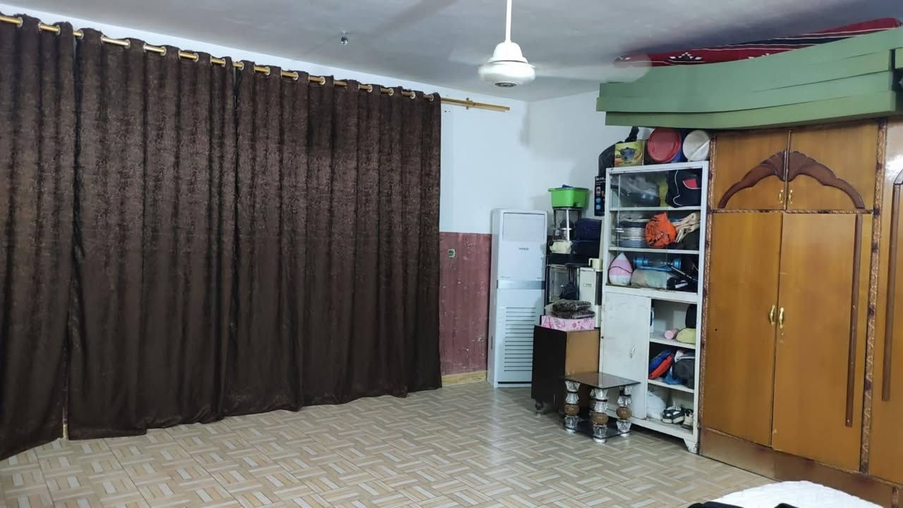 دار للبيع الزعفرانية طابو صرف حي المختار بعد حسينية ابي طالب المساحة 120م طابقين بناء حديث واجهه 6م نزال 20 السعر المطلوب 170مليون وبي مجال الاستفسار الاتصال ***********
