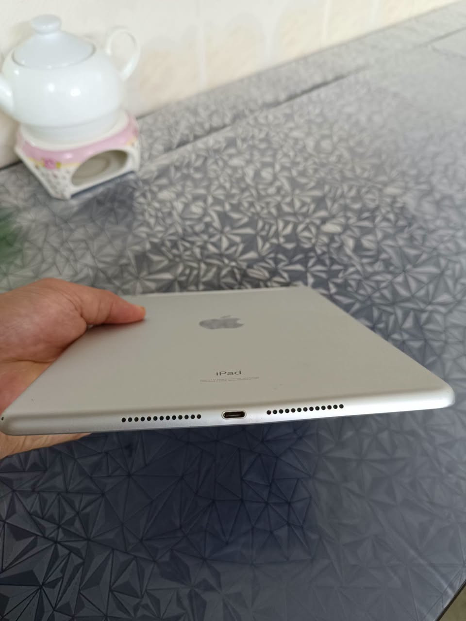 IPAD 7 
 نرخى 135  هه زار 
زاكيره 32  
 خاوينى 98%
بى  ئه شيا بي عه يب  و به زه مان 2رؤژ 
 گه ياندن هه يه
شوين كركوك 
***********
***********
------------------------------------------------------------------------------------
 IPAD 7 
سعره 135 الف 
ذاكره 32  
 نظافه 99% 
بدون غراض مابيه عيب  و   بضمان يومين الفحص
متوفر توصيل
مكاني كركوك 
***********
***********
