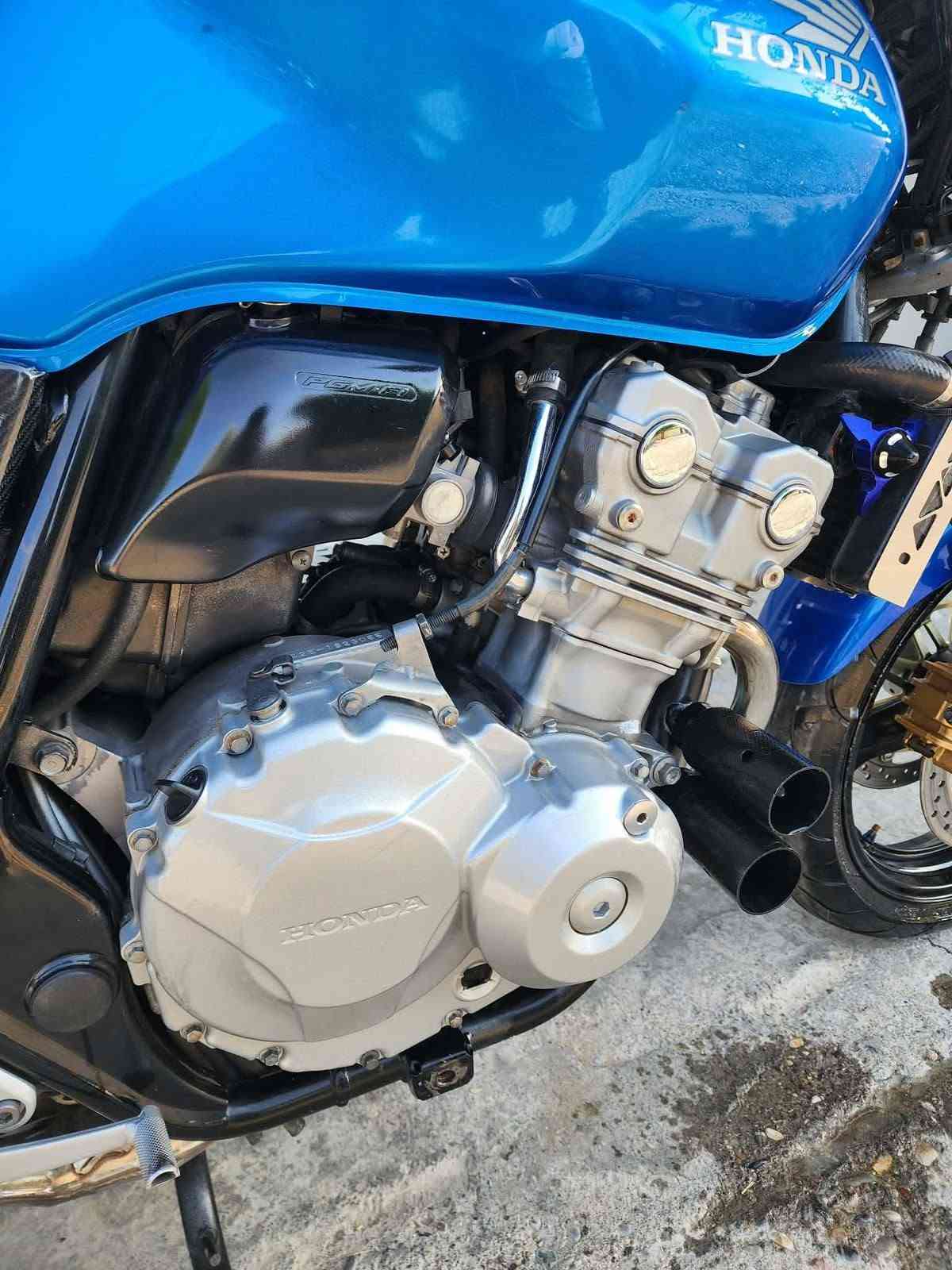 للبيع Cb400 سيبي فور
موديل 2009

نوزل

مكفوله كفاله عامه كير محرك

عليهه ادامه كامل من تايرات و بلكات

مكان الدراجه سليمانيه 

سعرهه 24 وبيهه مجال 
(***********)
