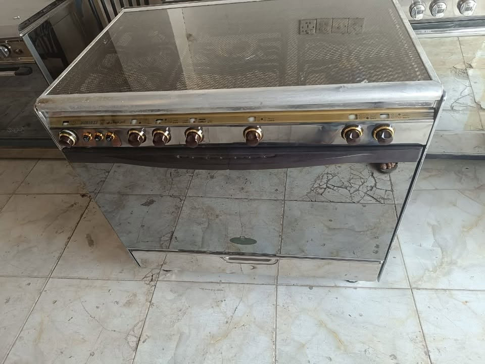 طباخ كريازي مصري جدا نظيف للبيع المكان بعقوبه
***********
