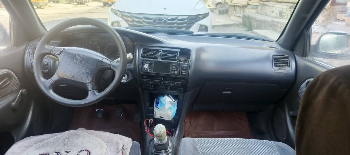 سلام عليكم كورلا موديل 94 هاج باك اوربي كير عادي السيارة خير من اللة صدر 50 بالمية بدون تبريد فتحة سلايت روف الداخل نضيف السيارة مال جناي السعر 40وبي مجال حك الجية للتواصل ***********
