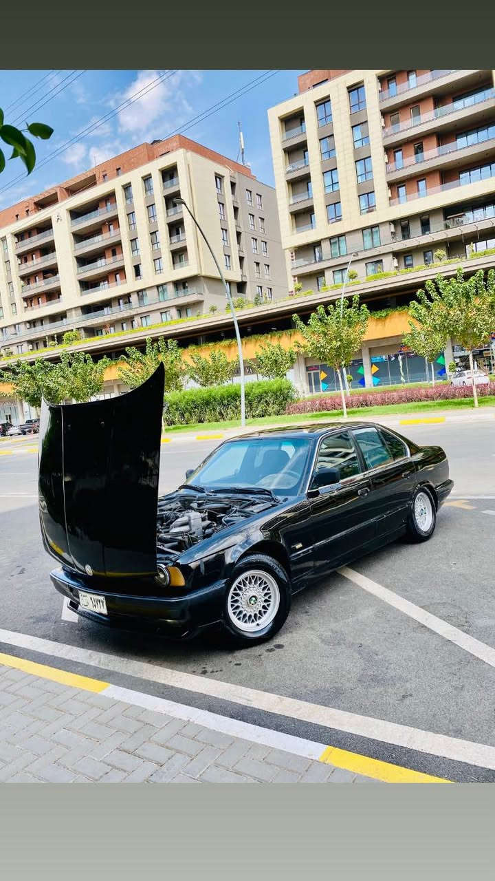 به ناوی خوای گەورە                      نرخ/23.  $ مەجاێکی کەم
.بــۆ فـرۆشـــتـنBMW525 مۆدیل 1992✅   پــێش پان
مه کینه 35فه ل✈️🚀 ماشاڵله له قوت و رۆشتنی
مـــاشــالڵە زۆر بــەقـوتە نـــمــونە لە جــوانی پـــاکــی ❤
👌گـێـڕ و مــەکـینـە زۆر پــاک 👌بــەس مــاشــالڵەی ئەوێ
👈🏽ئــاڕمــی پــلاستـیـک سلێمانی👉🏽 به شەرتی ئه وەلیات و. حاسیبه مــاشالڵە نمـونەیە لەجوانی
پێش و دوای که پس کلاج و عه ینه ی 8بستۆنی بۆبه سراوە
ســـەقــف و شـــانــی وەک بــیلاد👍 نـمـونە لە جوانی
لە ڕووبەڕو وەک وێـنـەکان جــوانە ماشالڵە🧿
دەشغووڵ ئــێربـاک چـــوار جام کارەبا
تەقەورەقەی نیە💚 ســـوکـــانی m 
🧿دەعــامـــی بـــــۆ دەعــــــامــی و مــەزبـووت🧿
مـــاشالڵە لە هــەیکەل ونــاوی ســەقف سڵاید👉
کلاج و عه ینه ی تازە بۆ به سراوە.  ئی 8بستۆن🚀له سەرە🤎
تــاقم تـــایەو ویلی  لۆک👌بۆبەسراوە.  .
کــارەبـــایی کــامل مــەزب ـووتە ❤
گـــەرمــی .لایـت .فـڵچە . ئـیشارەت .بـرێـک بزماری👌 
🔱هــەیــکەلی نمـونە و نـاوی جوان  👉🏽.       ..
بــەنـزیـن زۆر کــەم ئــەخوا  زۆر بێ مــەسرەفە ***********          *********** السليمانية, العراق
