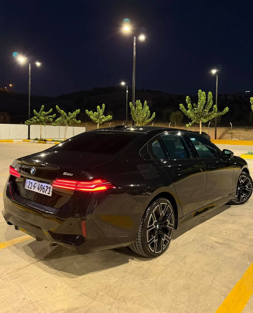 ﷽
BMW M KET سلام عليكم 
سعر :مناسب جدا🔥
موديل: 2024 🪬
وارد: خليجي ✅
دواخل :لدات كرستال💎
نضافة : سياره 100% 
السعر : 425💰
لوگژري:الفخافه🔱
مواصفات سياره فول اندفجول
دواخل احمر لون راقي
بانوراما
٥ بردات
7 مود تغير شاشات
شاشات ديجتل
لدات متنوع الخلفيات
اوتو بارك 
تحكم من الموبايل بلكامل
تحكم عبر التكلم بلكامل 
تنوع القياده ٦ مراحل
حساسات ٣٦٠ درجه
شاشه عربيه بلكامل
شاشة تبريد مركزي خلفي
صندوق كهرباء
رادارات امامي خلفي جوانب
كسنان مساج وخزن وكهرباء
ترحيبbmw
بيها شبر جاملغ خلفي صبغ بدون دواخل
 محرك بشرط ارقام سنويه جديده ب اسمي راسن احولك مكان السياره السليمانيه  ***********
