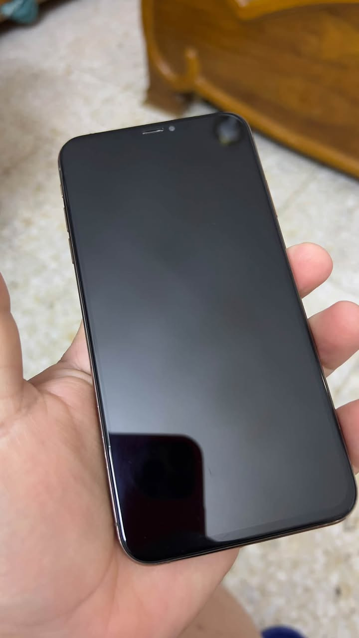 ايفون xs ماكس • ٢٥٦ • شاشة مبدلة