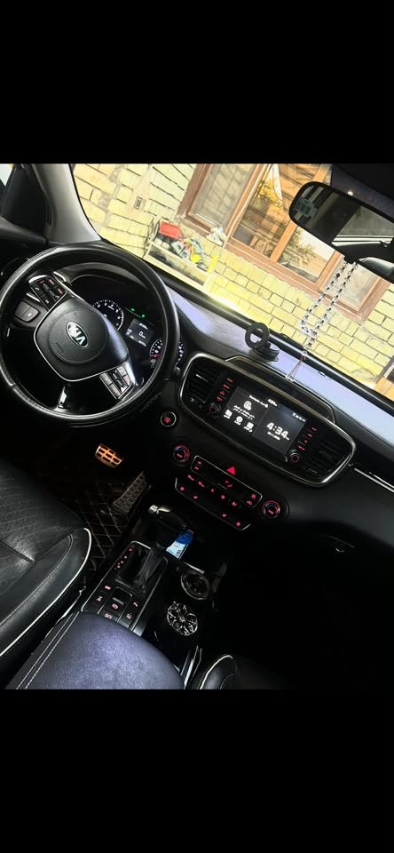السلام عليكم سورنتو 2020 فول مواصفات
GT LINE السياره مفوله 1/1 ماشيه 59 تحكم ذكي بصمه تبريد وتدفئه كشنات وبعد بيها هواي مواصفات معروفه جيتي السعر 290 وبيها مجال للستفسار ***********
