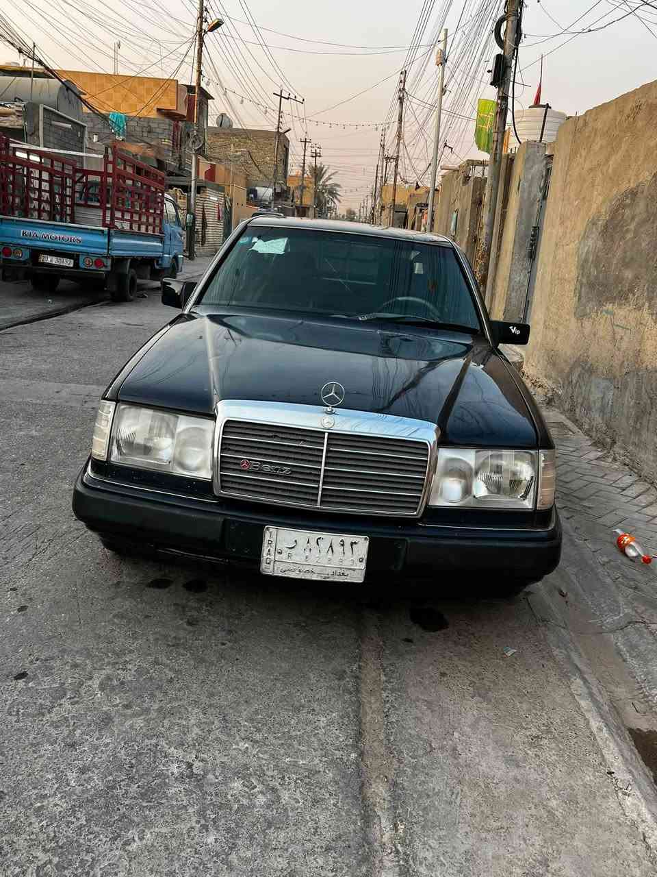سلام عليكم موديل1988 مكينه وكير وتبريد مكفولات صدر تخم تاير كهربائية كلهه جديد دواخل جديده دواخل قواعد دبل وشواصي مكفولات تكم مكفولات سيارة خير من الله مكينه 300 قبق اسود بلادي كلهه شغالة تبريد خير من الله سعر 45 مكانهه بغداد حي النصر ***********  بي واستاب
