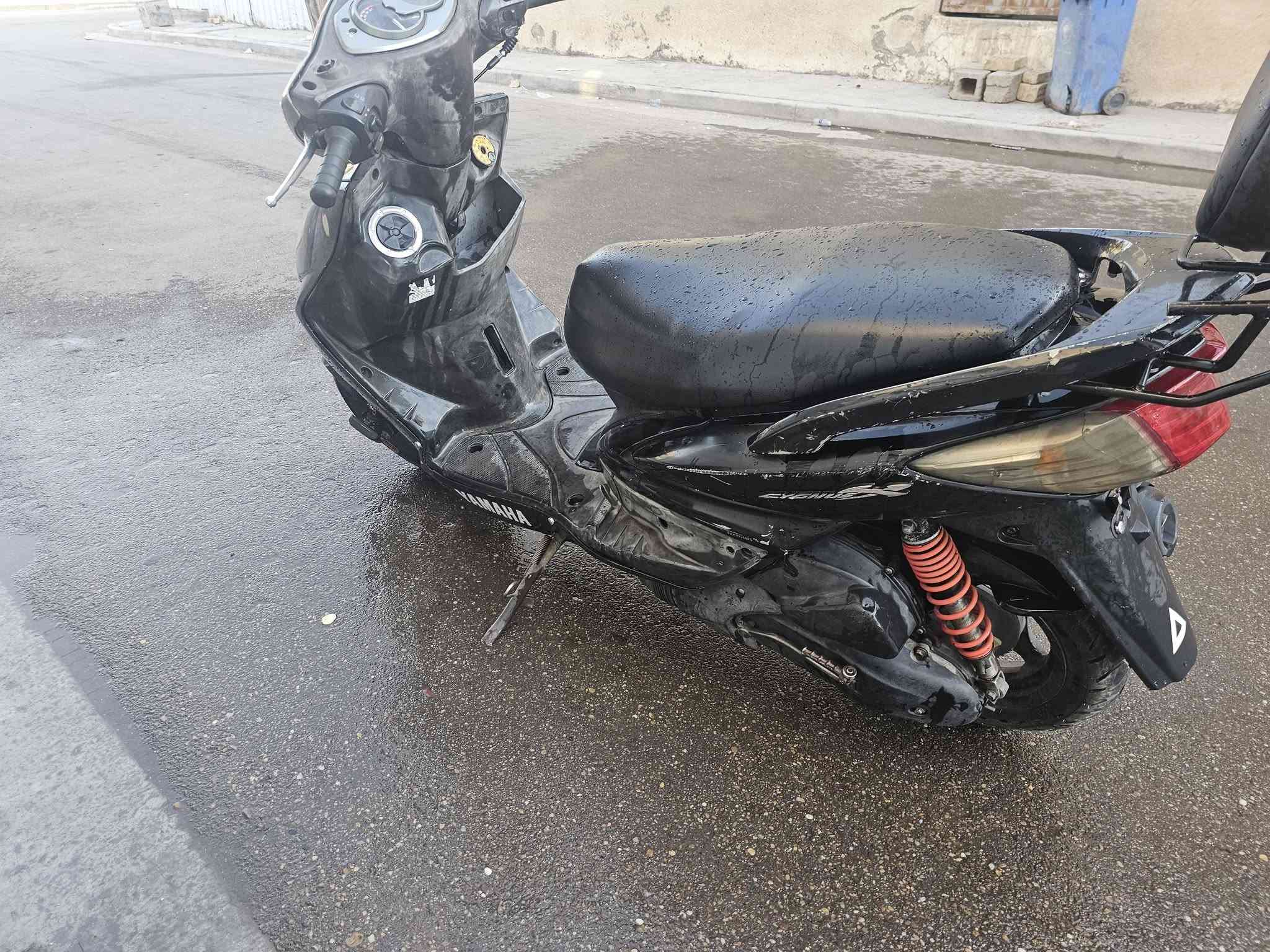 سكنس فحل كابريتر للبيع دراجه كفاله عامه ختم واحد كلشي شغال بيها كفراتها نضيفه بيها شخوط شويه دبلات شغاله لايتات اشاير كله شغال مكاني بغداد الغزاليه السعر 650 ***********
