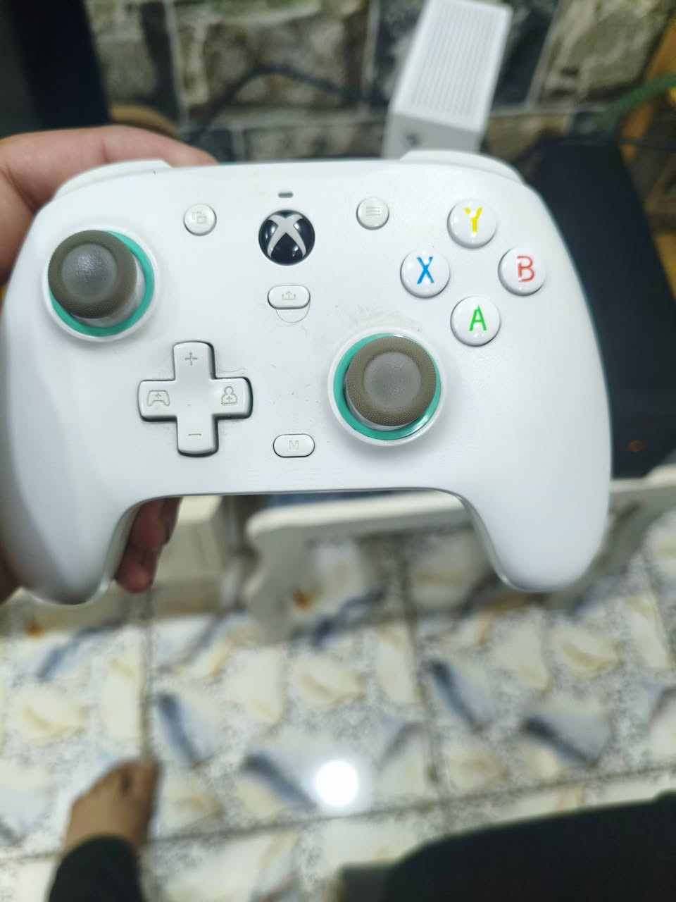 سلام عليكم ورحمه الله وبركاته اكس بوكس سيريس اس جهاز مستعمل نضيف ما مفتوح مع جهاز UPS و جهاز شاحن جويستك و مبرد مع جويستك كيم سير جي 7 و جويستك البلادي يجي ب3 بطاريات و 3 قبق و سماعة للالعاب كل شي موضح بالصور السعر 700 الف قفل مع الغراض للاستفسار *********** مكاني بغداد الزعفرانية
