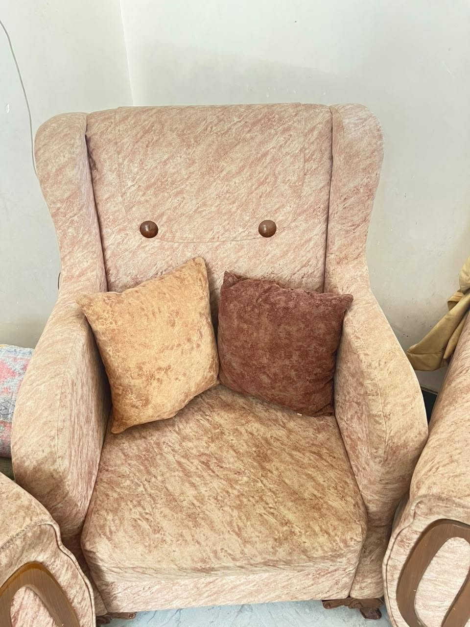 قنفات للبيع بسعر مناسب مكلف بلنشر
هاذا رقم راعيهن ⁨***********⁩
