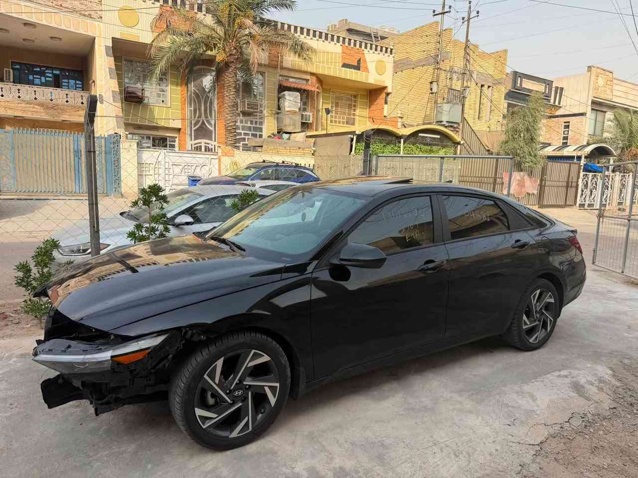 النترا 2025 دخول جديد محرك 2000 دوش منفيست بأسمي فول مواصفات ((بدون ايرباك)) مواصفاتها (بصمه _ فتحه سقف _ تشغيل عن بعد _ شاشه ديجتال متصله _ تدفئه بالكشنات _ تدفئه بالستيرن _ كاميرا خلفيه دواره _ تبريد منفصل مناخين _ مانع انزلاق _ رادارات _ ويل كب كروم حجم 17 _ شاشه كار بلي _ اضائه داخلي LED متعدده الالوان _ تحديد مسار _ قياده ذاتيه _ وباقي المواصفات المعروفه ) 
(((للبيع فقط على هذا الوضع بدون لوحات)))
السعر  : 119$ 
العنوان : بغداد 
***********
