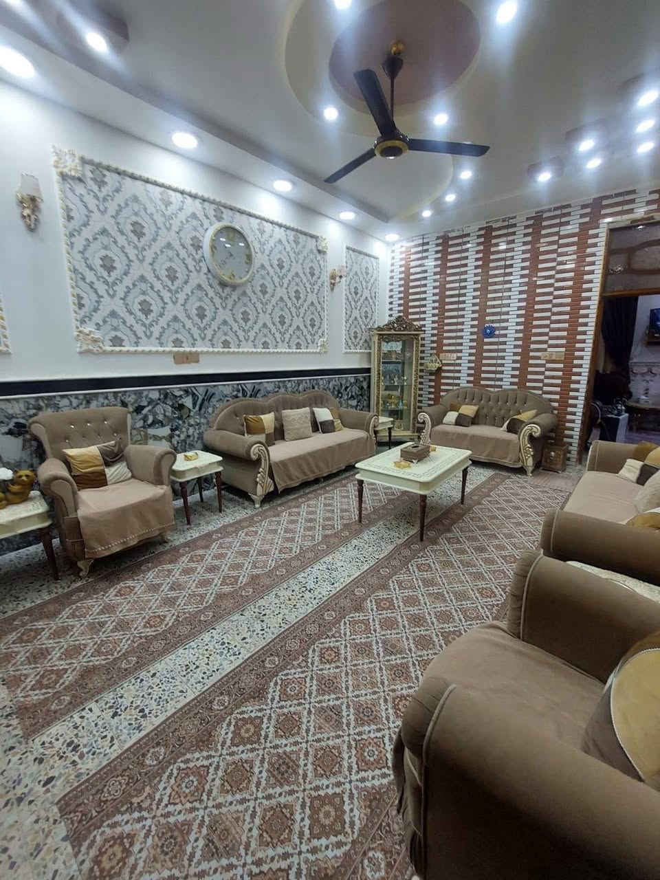 بيت للبيع بالعرضات
مساحة ٢٠٠ متر طابق واحد كونكريت بناء ٢٠٢١ 
السعر ب 185 وبي مجال 
***********
