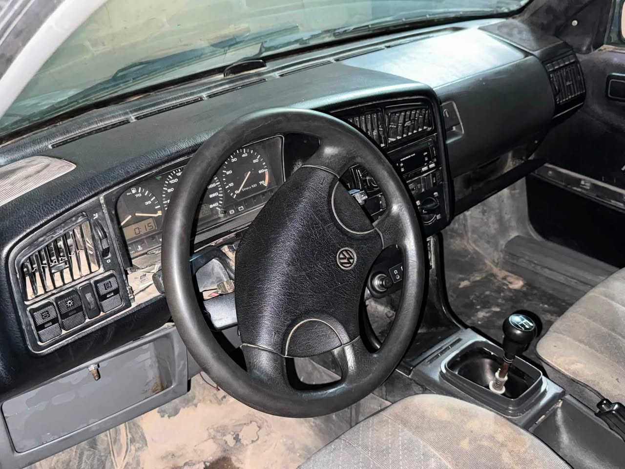 لبيع باسات موديل 1993سياره رقم بغداد مشروع وطني بئسمي *********** تصل ودلل
