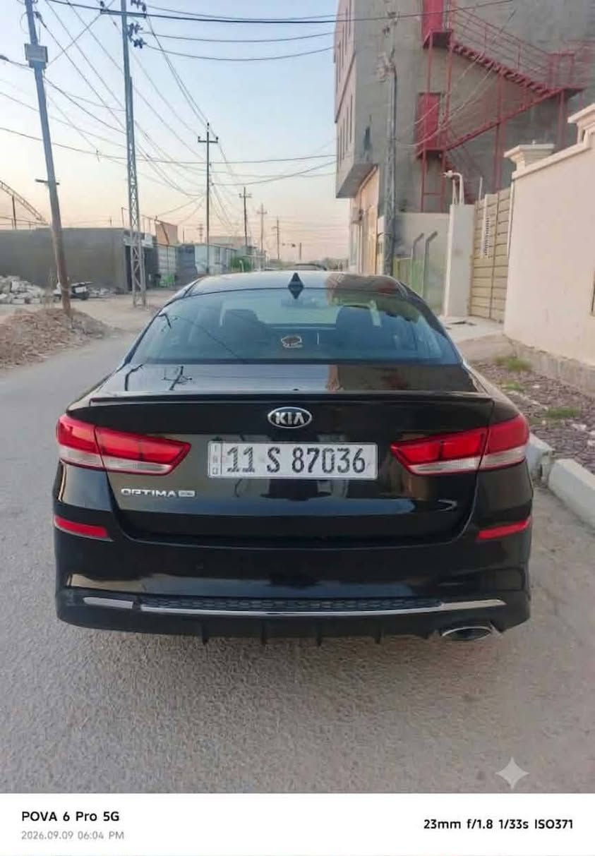 السلام عليكم من رخصت الادمن المحترم للبيع كيا اوبتيما موديل 2020 حادثها بس بنيد رقم بغداد إنكليزي باسمي محركها 2400  مواصفاتها تحكم  ستيرن شاشة كبيرة حساسات تبريد ثلج  السياره جاهزا مابيها أي ملاحظة السعر 128 و بيها مجال بسيط للاستفسار *********** ***********
