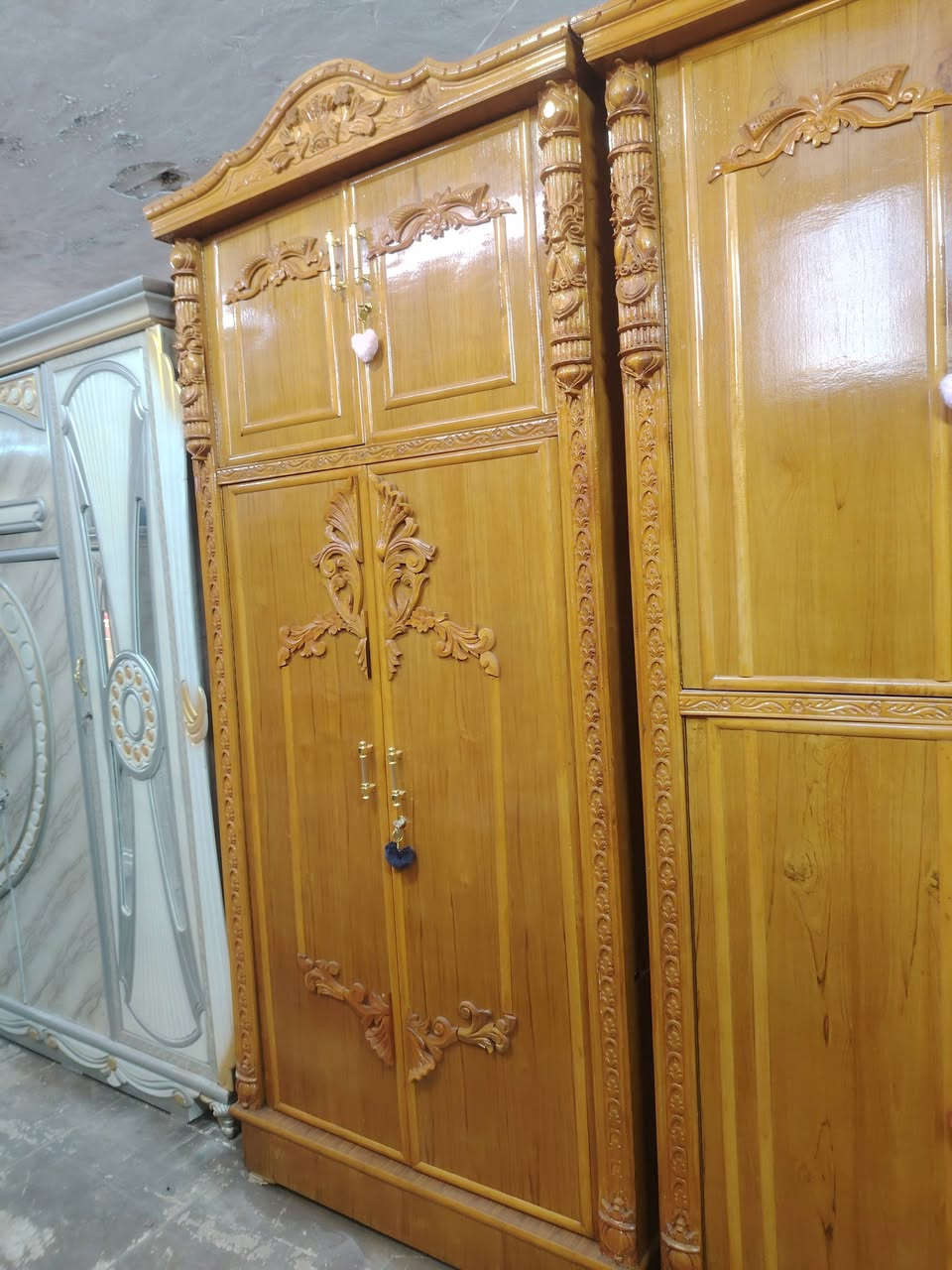 غرفة ٦باب محلق تزكام درجة أولى خارج داخل صاج وجه 5ملم داخل 4 ضهر جرجوبة دنك نقش كلة زان مصري جرباية زان مصري زاوية كنتورية برتفاع الكنتور أخت الجديدة اي ضرر مابيها مكان بغداد فلكة حي النصر يوجد توصيل ***********سعر مليون ونص

