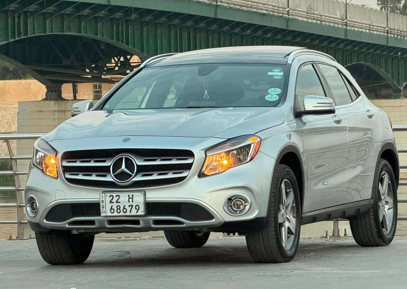 السلام عليكم

مرسيدس GLA 250 4MATIC 🚘✨
موديل 2018 
فول مواصفات — 4MATIC
رقم أربيل تحويل او وكالة مصمون 

المواصفات:
• محرك 2000 
• 4MATIC
• بانوراما
• داخل جلد أسود
• كراسي كهرباء مع ميموري
• شاشة وسطية
• تحكم ستيرن
• كروز كنترول
• حساسات
• لايت LED
• تشغيل بصمة
• بصمة أبواب
• تكييف أوتوماتيك
• أوتو هولد
• مانع انزلاق وثبات إلكتروني
•ويل كب مرسيدس أصلية
•قطعتين تبريد 
٠اشاير مري 
• دبل صالنصة
• مواصفات وأنظمة أمان مرسيدس

سيارة أنيقة ونظيفة، GLA 250 4MATIC وبمواصفات مميزة جداً.

📍 الكاظمية – شارع أكد

📞 للتواصل والاستفسار:
*********** 
*********** 
السعر 138 وبيها مجال
