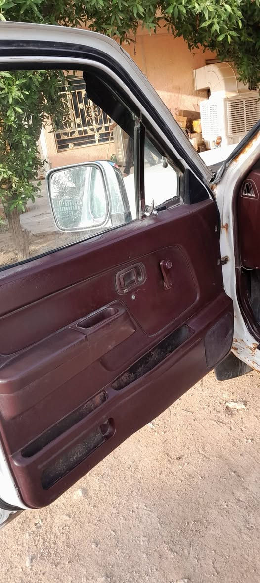 نيسان تك قماره قماره ٢٠٠١ حاله جيده  محرك٢٤٠٠ أنجكتر
 گير عادي تبريد جيد 
باور 
مقدم جديد 
سنويه باسمي صاقطه سنه واحده ***********
أبو علي 
سماوه 
مطلوب فيها ٦٠$

