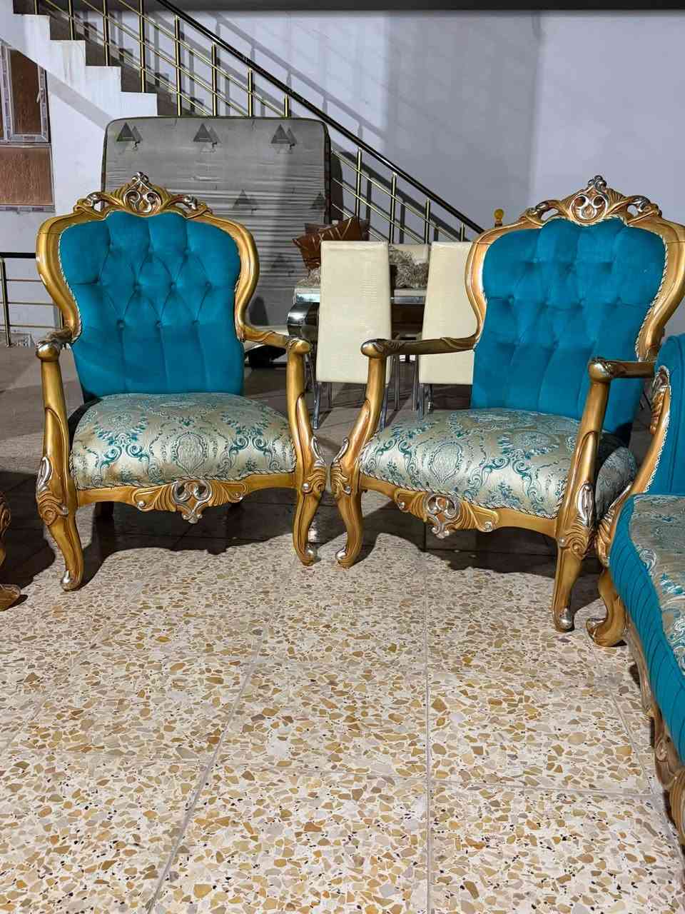 تخم تركي عشر مقاعد خشب زان نضيف جدا سعره 600وبي مجال مكانه بغداد الامين للستفسار ***********
