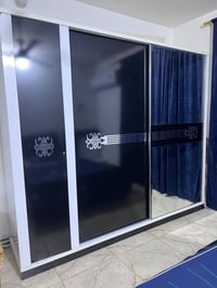غرفه اخشاب • نضيفه • للبيع