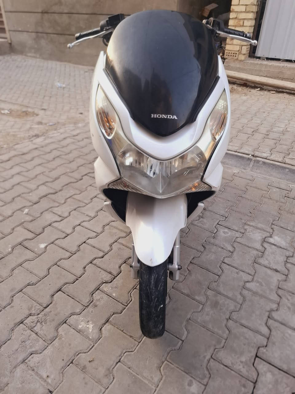 دراجه pcx للبيع جيل الأول  ياباني 150
حساس كهربائي 
حساس ازدحام
ماشيه 5667  
***********

