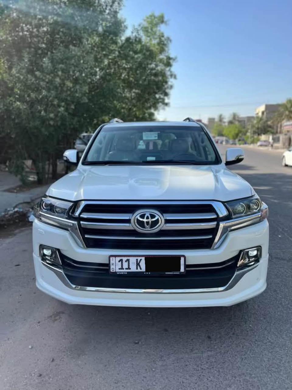السلام عليكم 
لاندكروز gxr 2019 ساس السيارة جديدة كلش ونظيفة ماشية 61 حقيقي وسونارها ناشرة مكاني بغداد مموجود فيس 
سعرها يعني 495 وبيها مجال للطبين
وهذا رقم تلفوني *********** بي واتساب بغداد, العراق
