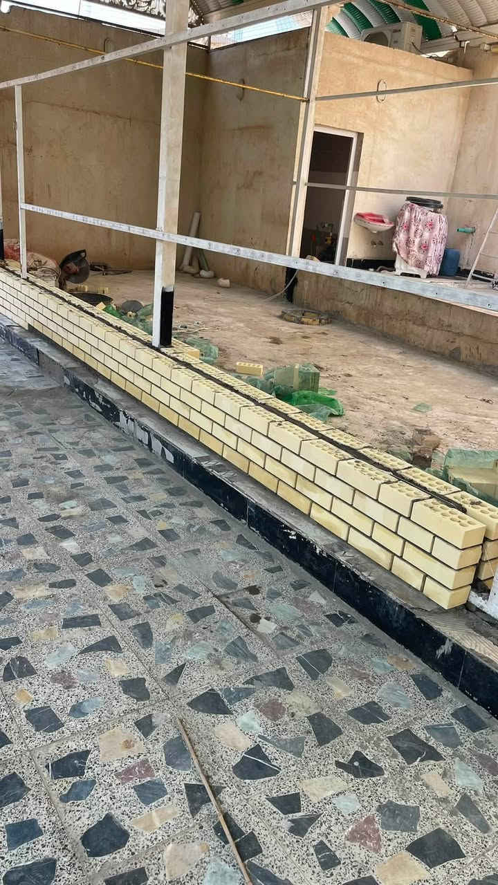خلفه جفقيم متفرغ للعمل كرسته وعمل او عمل فقط للتواصل ***********
