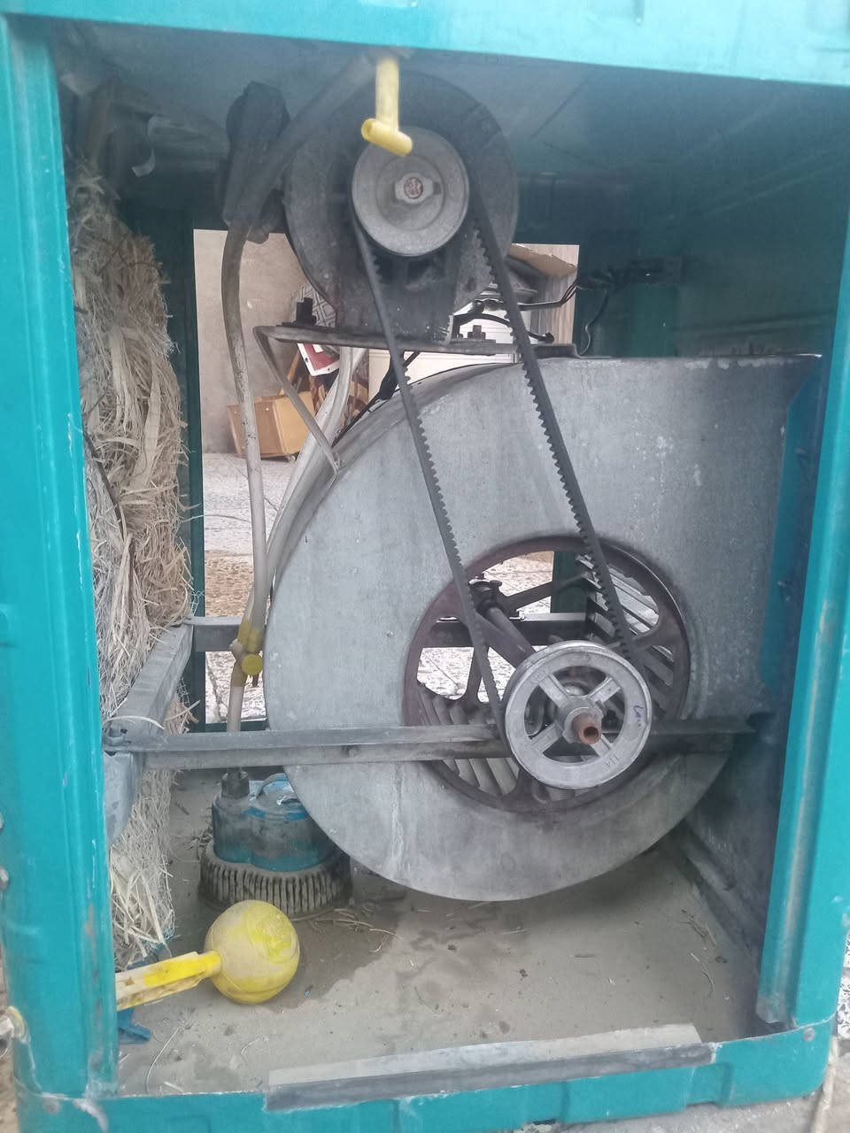 ١٠٠ وبيها مجال نضيفه وماطورها جبير مو زغير سرعتين مكان حي جهاد متواجد ع لواتساب ***********
