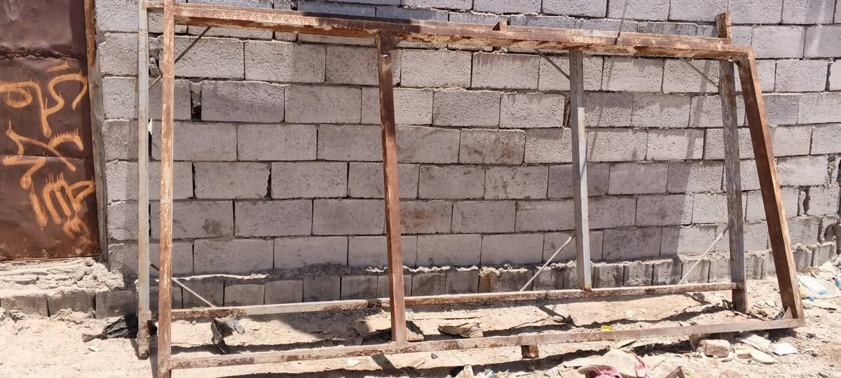 چنل مستعمل للبيع الطول 3 متر و عشرين العرض مترتين السعر 100 وبيهن مجال الرقم *********** ...770 685 0163 واتساب فقط العنوان البصرة تنوما قرب مسبح دريم لاند
