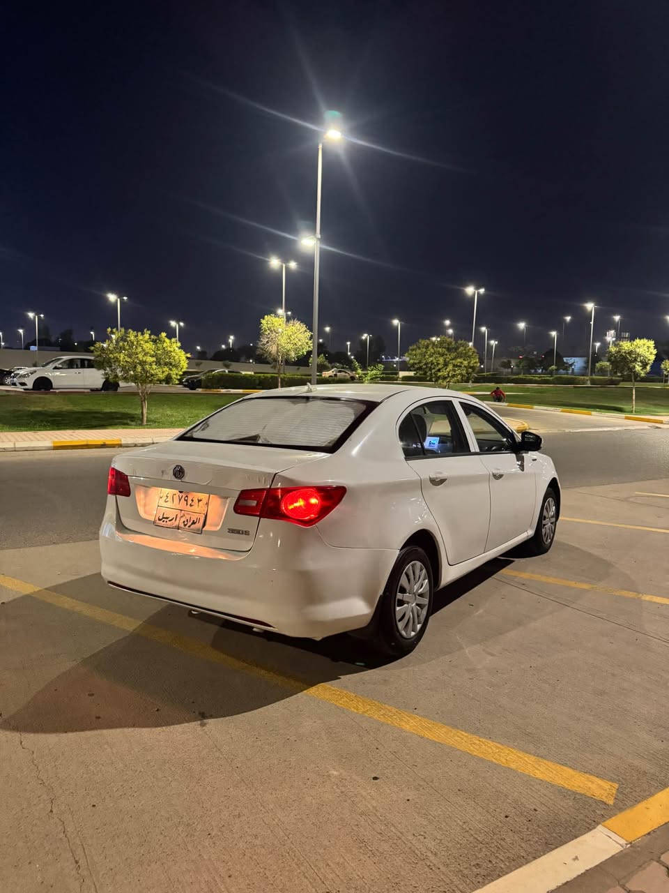MG350     2015 شاشە ئایپاد تةبريد لةگةل سويج پێش پشت کە پس سیارە کی بی مە سروف غە رامە ی ٩ وەرەقە لە سە ره دوای مە عا مە لە دە دریتەوە 
سيارةكة تازة فةحسوو هةزةي لو كراية كاميرة حساس گير توماتيك -حادي جام كارةبا مةكينة مرغوب  سبوغ ٣ پارجةي و نيوي سبوخة بي   داخيلي پيشو بشتي كةپسة بۆ پەیوەندی *********** أربيل, العراق
