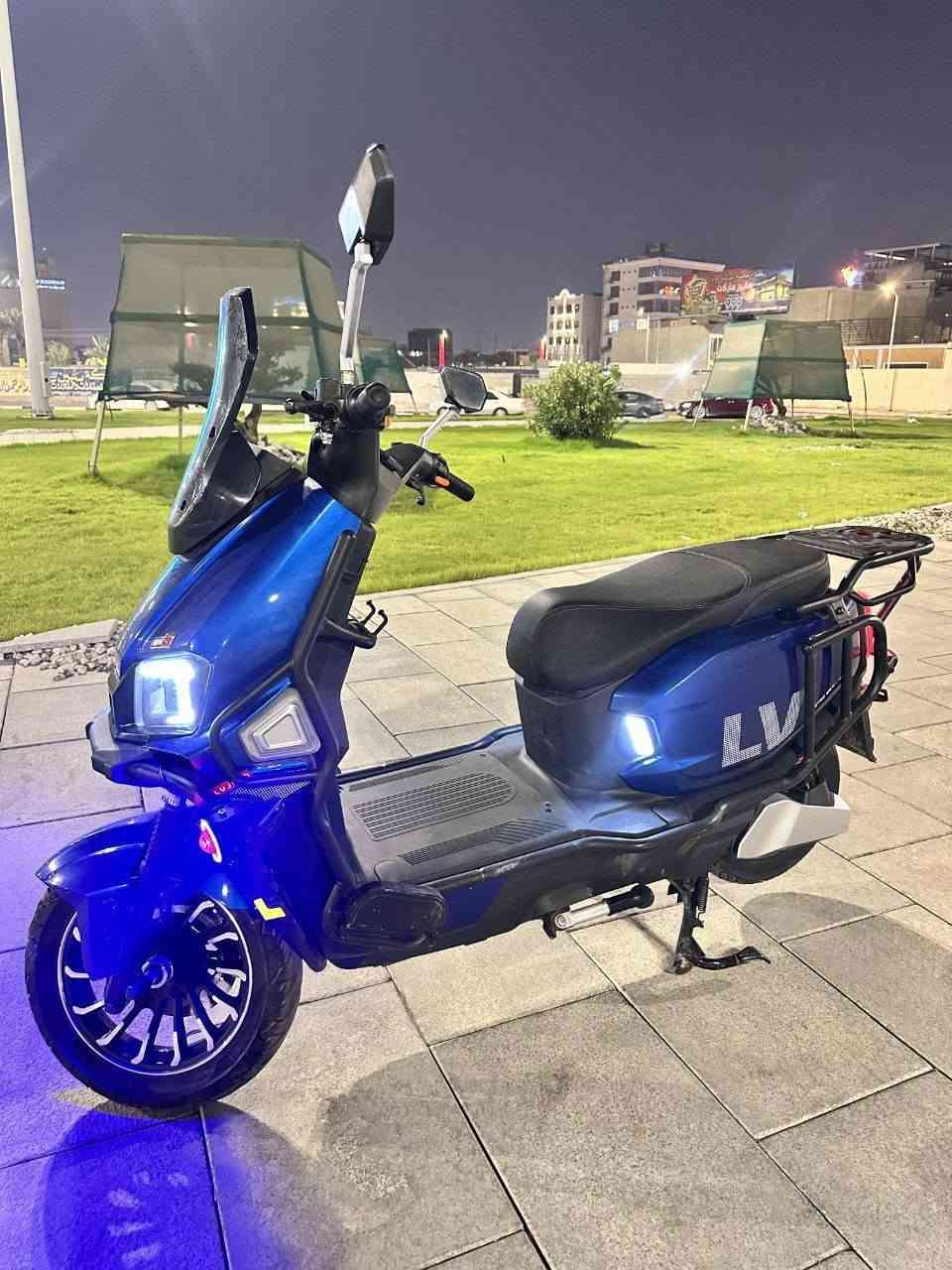 دراجة صاعقة  للبيع في البصرة 2026 شكل مميز
فوول مواصفات  
6 بطاريات 33 امبير  نوعية كرافين
 تمشي بالشحنة الواحده  60 كيلو تقريبا أو أكثر حسب السرعة
 الكشن طبي 
 ضد الماء 
شاشة ديجتال 
 نضام 3 سرع
السرعة القصوى 80 حقيقي 
 تشغيل بصمه+كارت 
 كهربائيات كلهن شغالة بيها رباعية 
لايت زنون عالي وناصي وبگ لايت 
هورن عالي وأشاير يمنى ويسرى 
 دبل اشارة
 بلوتوث عالي 
 شحن سريع شاحنة اصلية 
 نضام ال P توقف الدراجة   
 الملف 2000 w حقيقي 
 نضام حساسات جانبية وخلفية 
مانع للسرقة 
 صندوق كبير داخلي
 غراضهة شاحنة و مرايات
السعر :  مليون وبيهة مجال 

العنوان : البصرة : الامن الداخلي

الرقم : ***********
