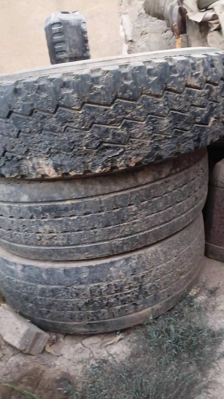 اسلام عليكم اخوان تايرات للبيع حجم 70 مكان كركوك 
اتفاصيل اتصل خاص ***********
