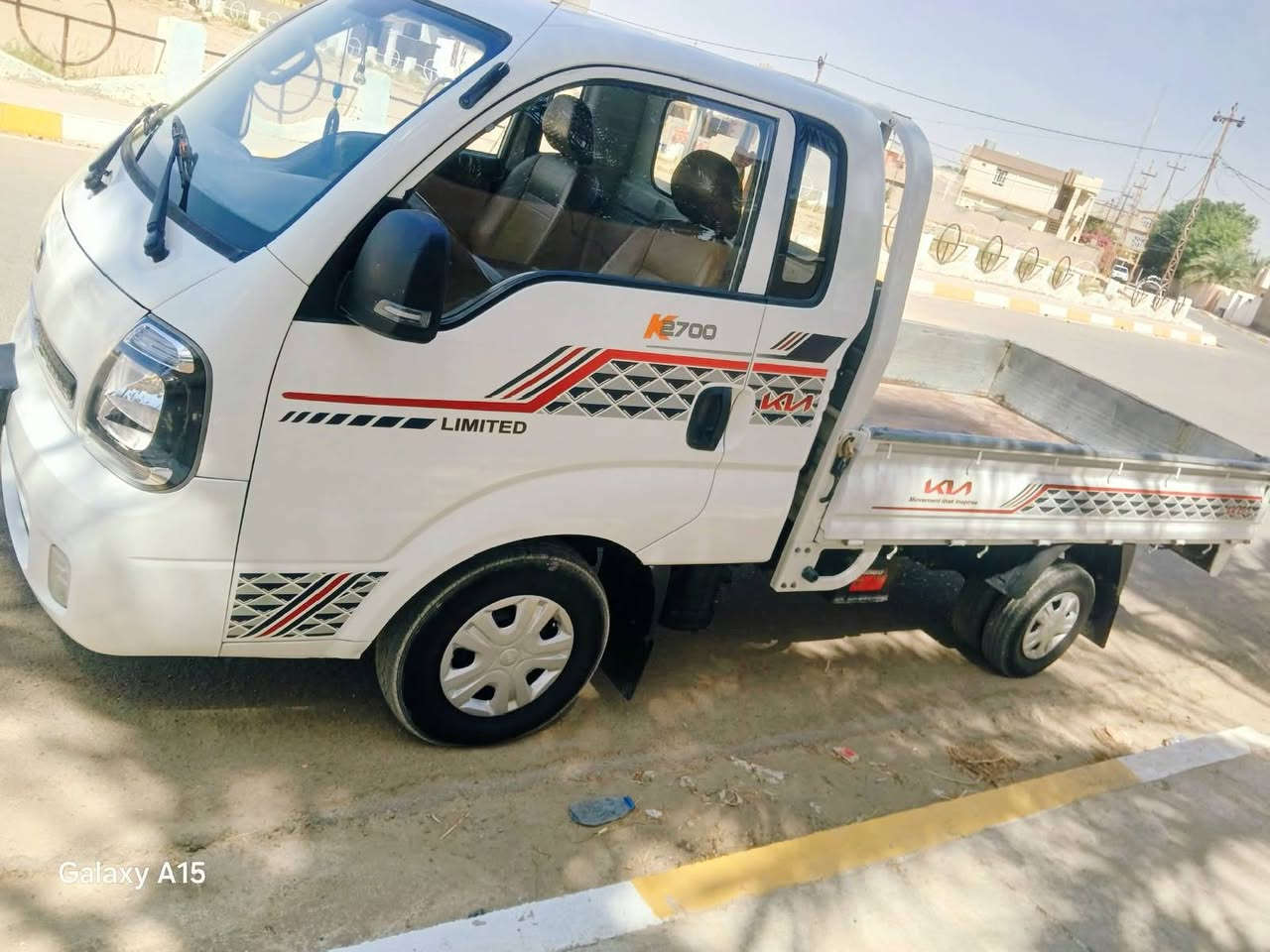 كيا حمل 2700، موديل 21 ، رقم بغداد ،  كير ومحرك بلادي شركة ما مفتوح، السعر 120 وبيه مجال،سنوية ساقطة صار شهرين  ، العنوان ديالى المنصوية، تواصل ‏‪***********‬‏، ***********, متواجد وتساب

نص مكتوب في الصور:
- Galaxy A15