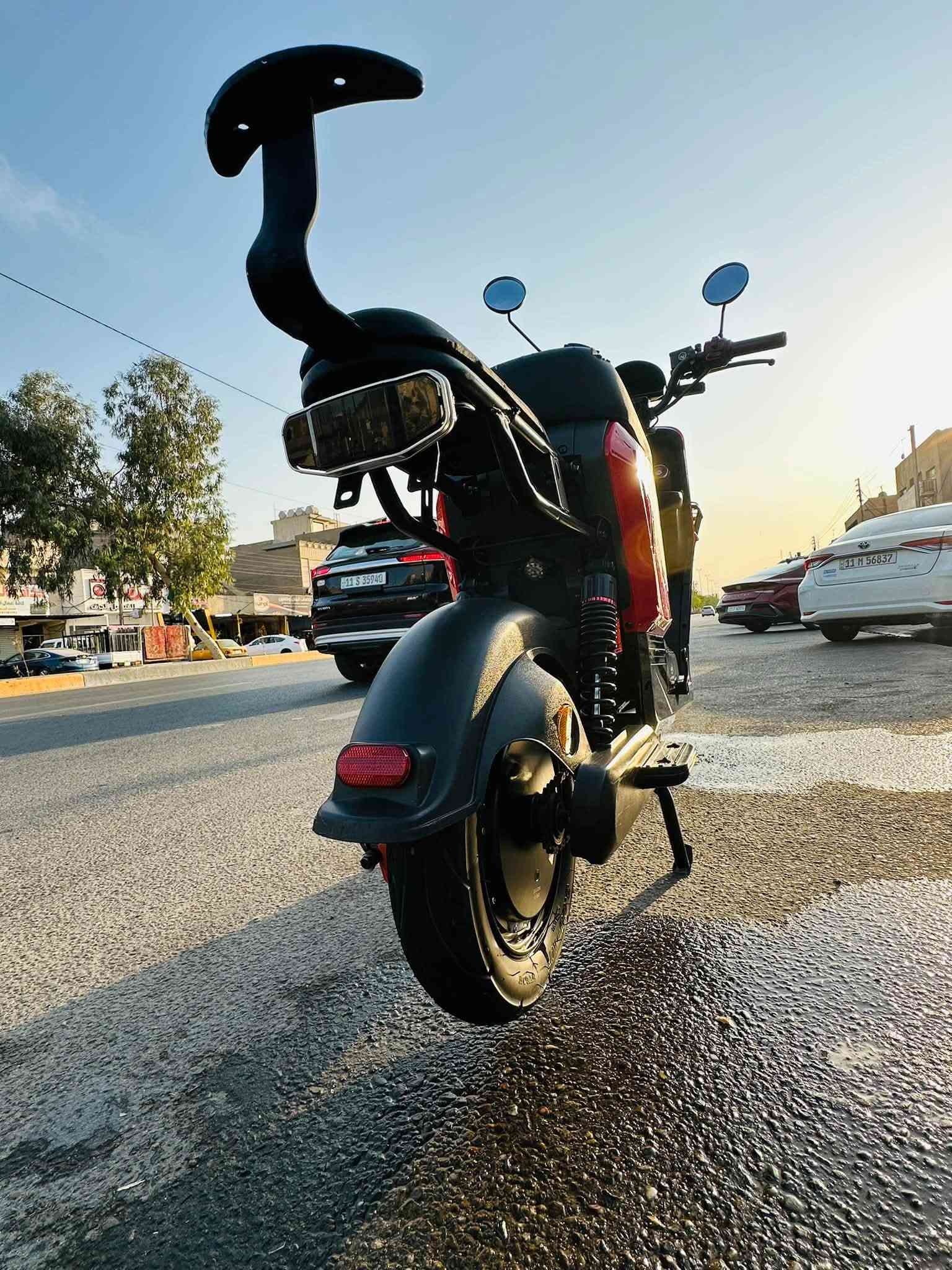 دراجة شحن R9 مديل ٢٠٢٥
دراجة شحن فول مواصفات 

بطاريات 🔋 5 اكبار او نضام البك 

او دبل اشارة دراجة ممتازه 

معروضة ب ٣٥٠ او بيها مجال بسيط 

مكان بغداد حي الجهاد رقم التواصل او متوفر واتساب 

( ***********)

نص مكتوب في الصور:
- _11a23