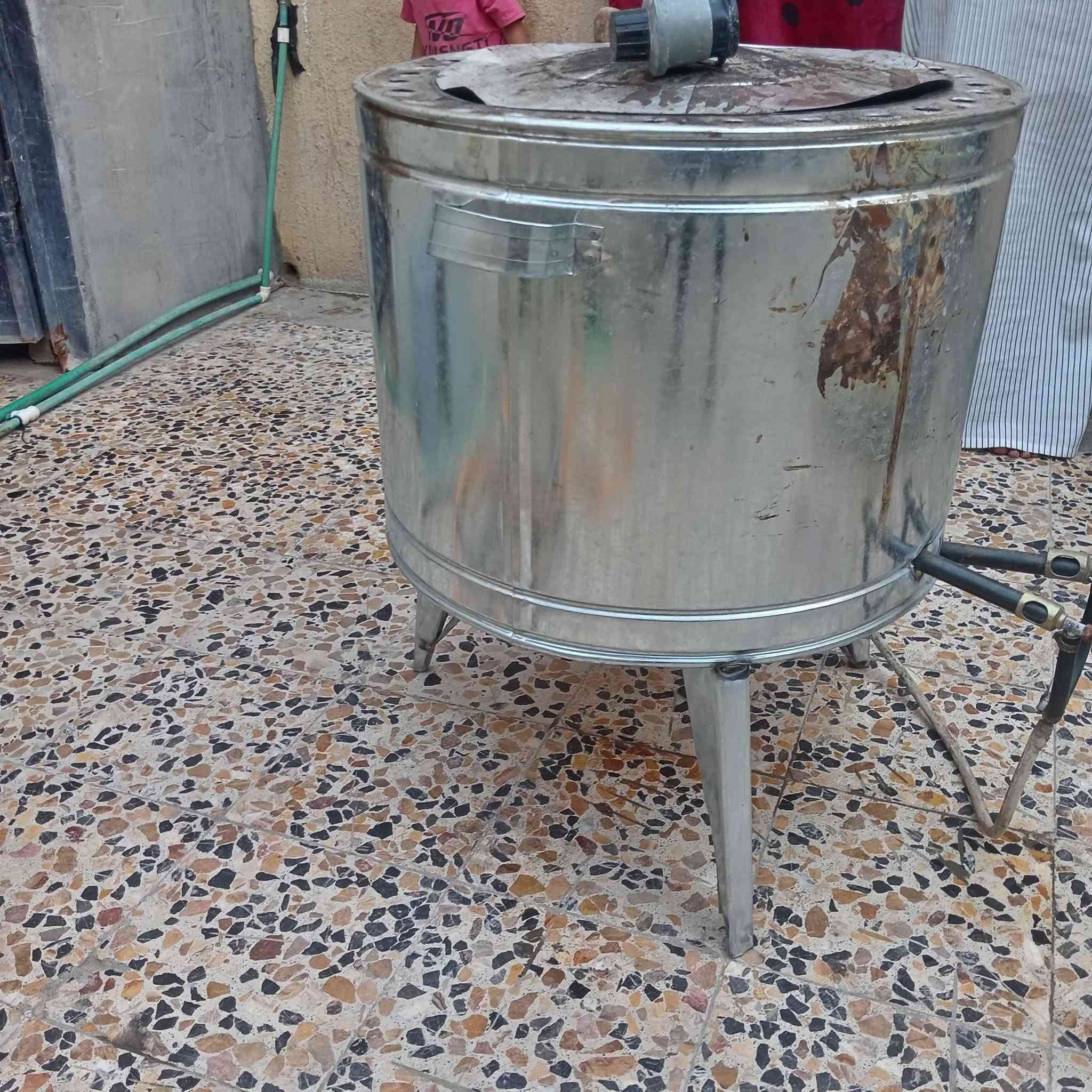 السلام عليكم تنور غاز جديد سعره ٣٥ وبي مجال مكاني الزبير حي القائد *********** //***********
